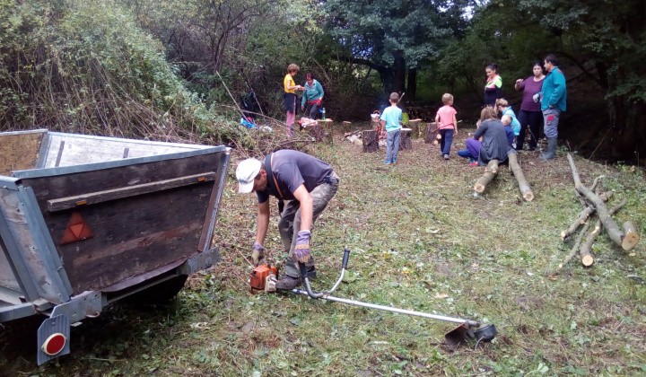 5. fotografia fotogalérie 16.9.2017 Čistenie okolia studničky